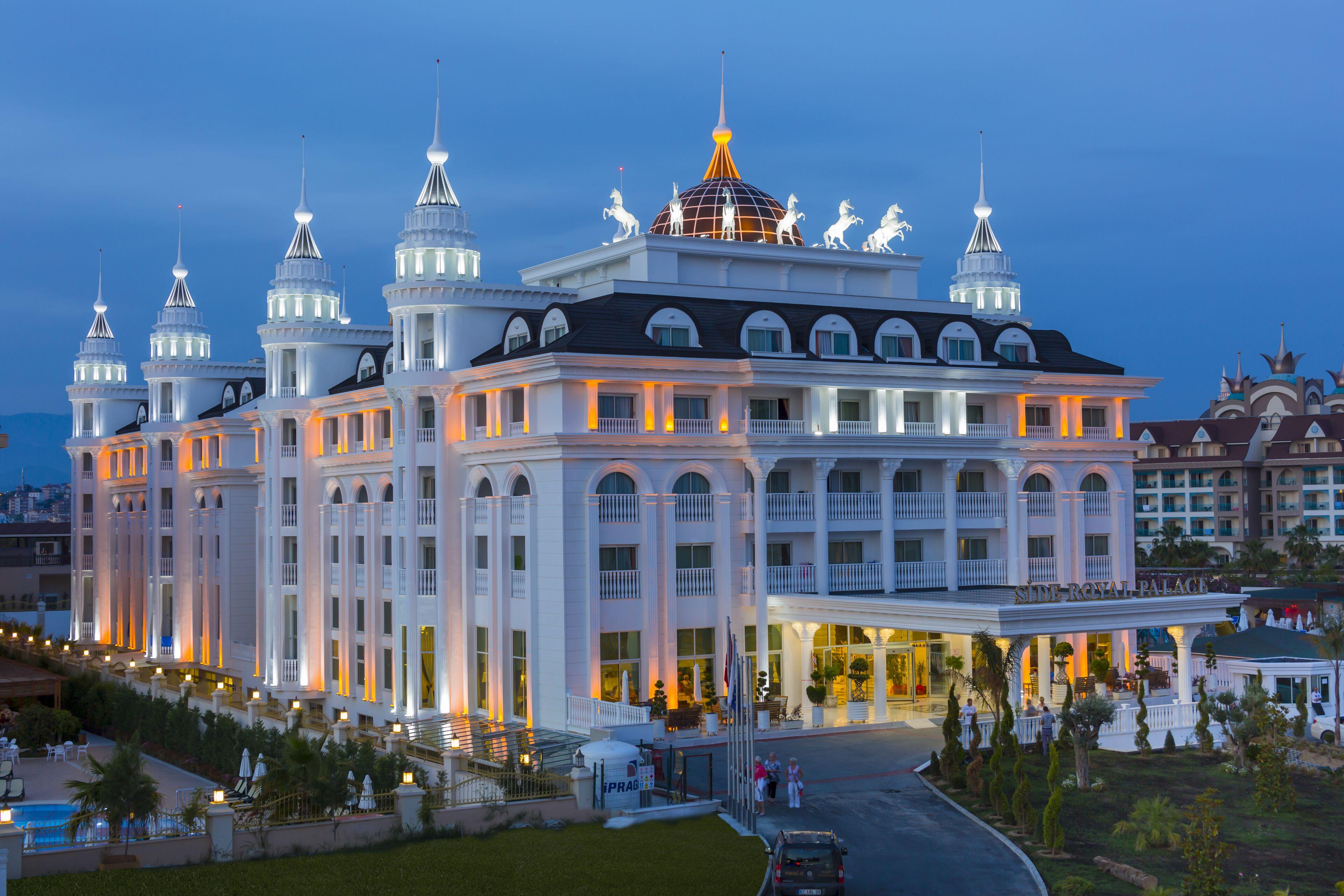 Side Royal Palace